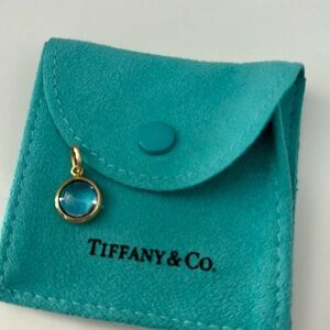 Paloma Picasso & Tiffany & Co dot charm in 18k gold